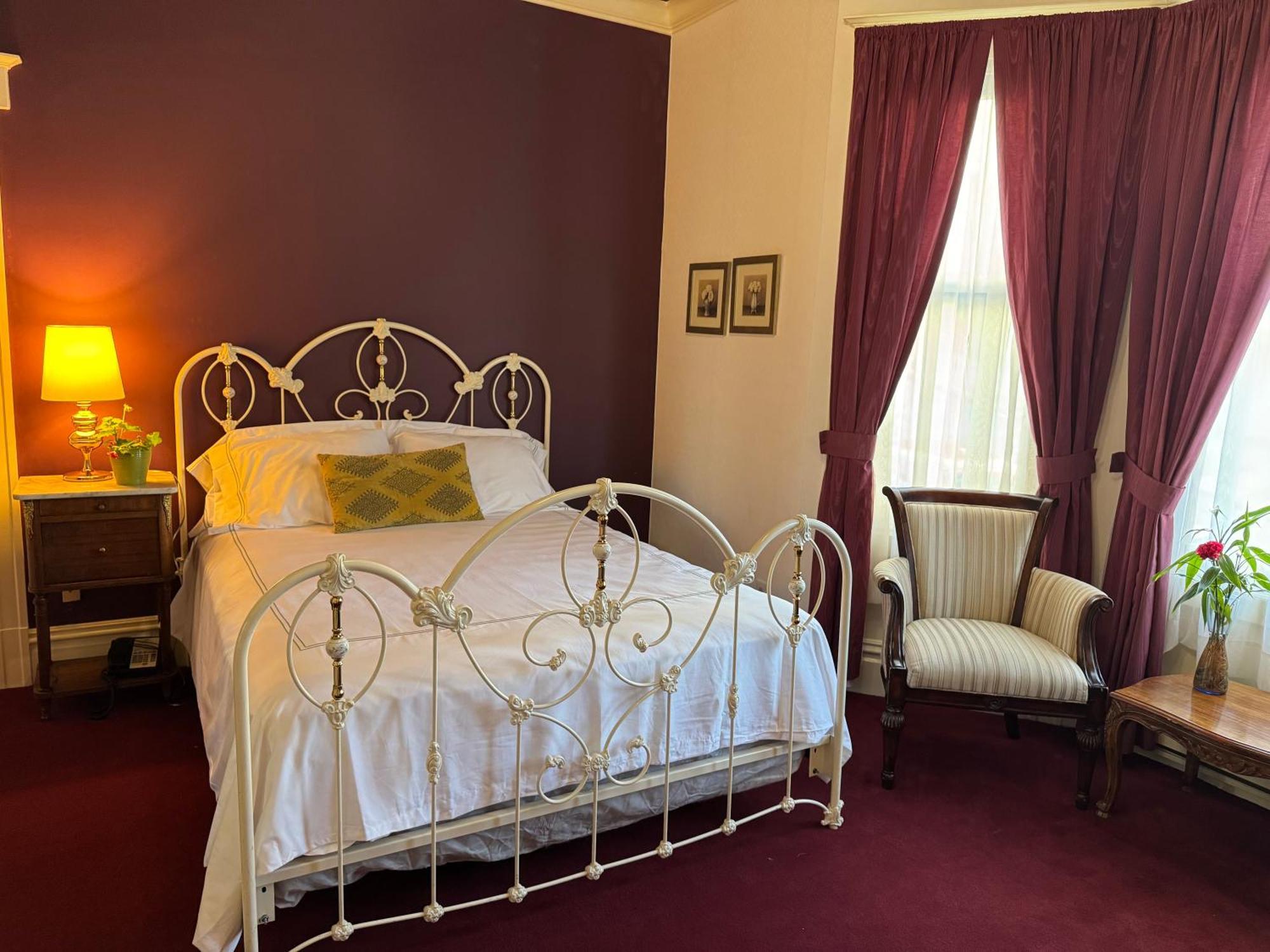 Nob Hill Bed and breakfast
