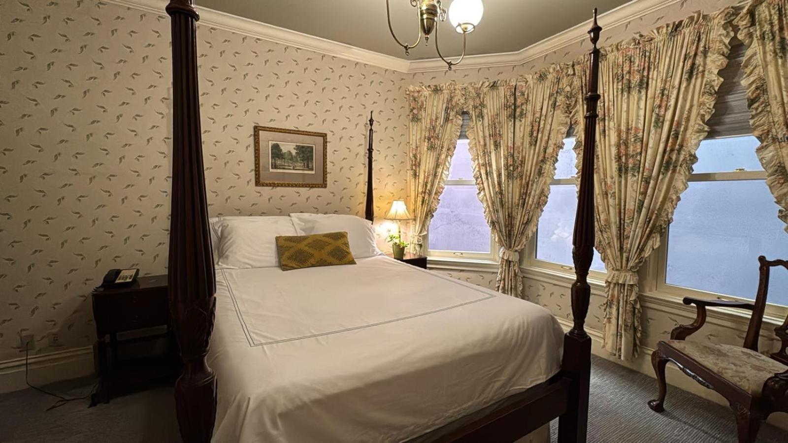Nob Hill Bed and breakfast 3*